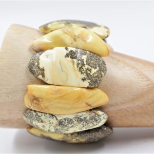 Baltai marga, masyvi apyrankė