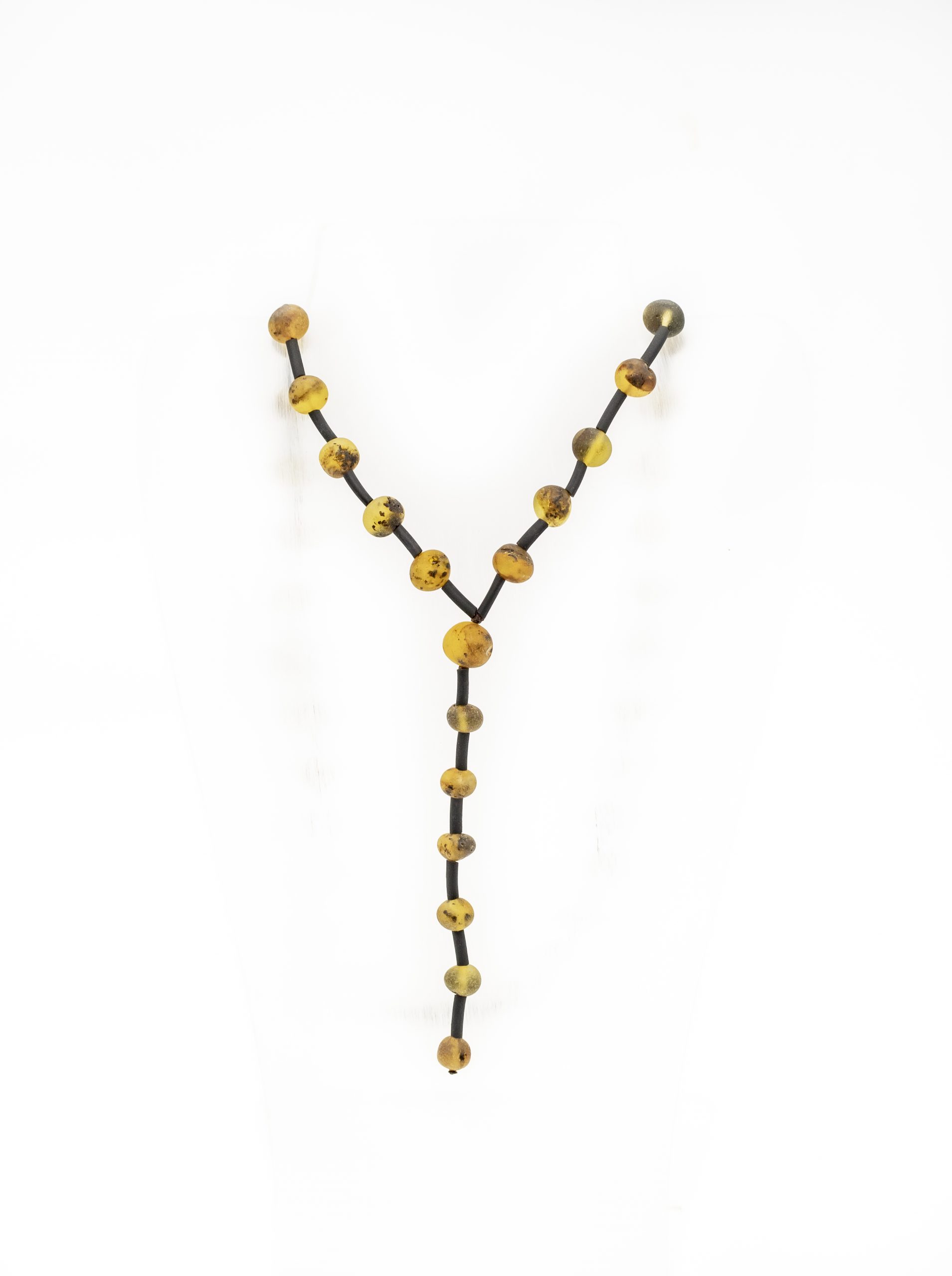 Matinio žalio gintaro karoliai - Image 4