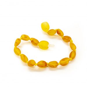 Smulki vaikiška apyrankė