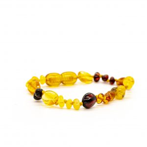 Smulki vaikiška apyrankė