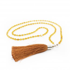 Ilgi karoliai su kutu