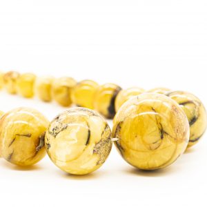 Stambūs margo gintaro karoliai