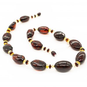 Dvispalviai gintariniai karoliai