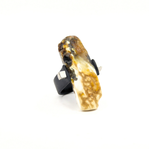 Kaučiukinis žiedas su gintaru