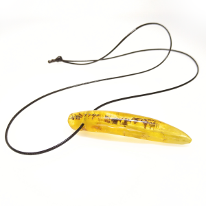 Skaidraus geltono gintaro pakabukas