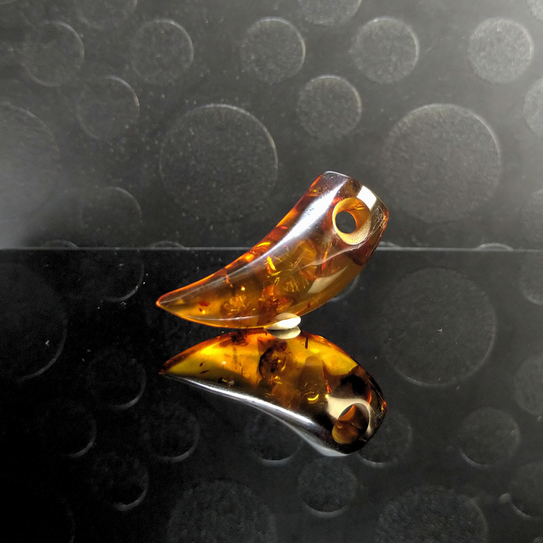 Skaidraus gintaro pakabukas "Iltis" - Image 3
