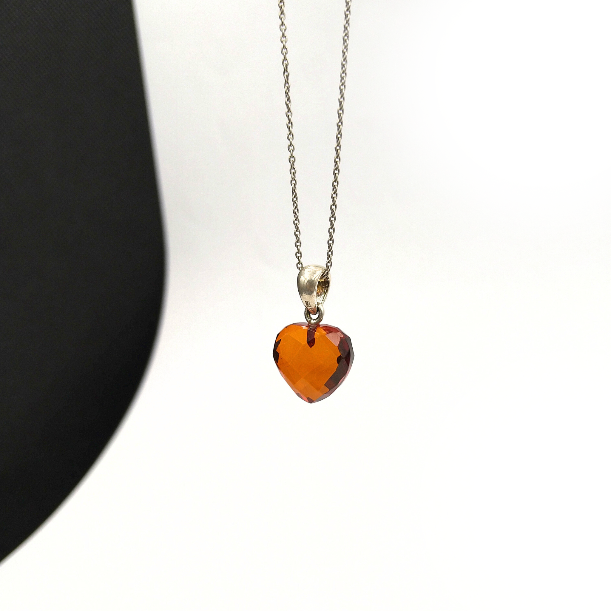 Gintarinis pakabukas "Širdelė" - Image 2