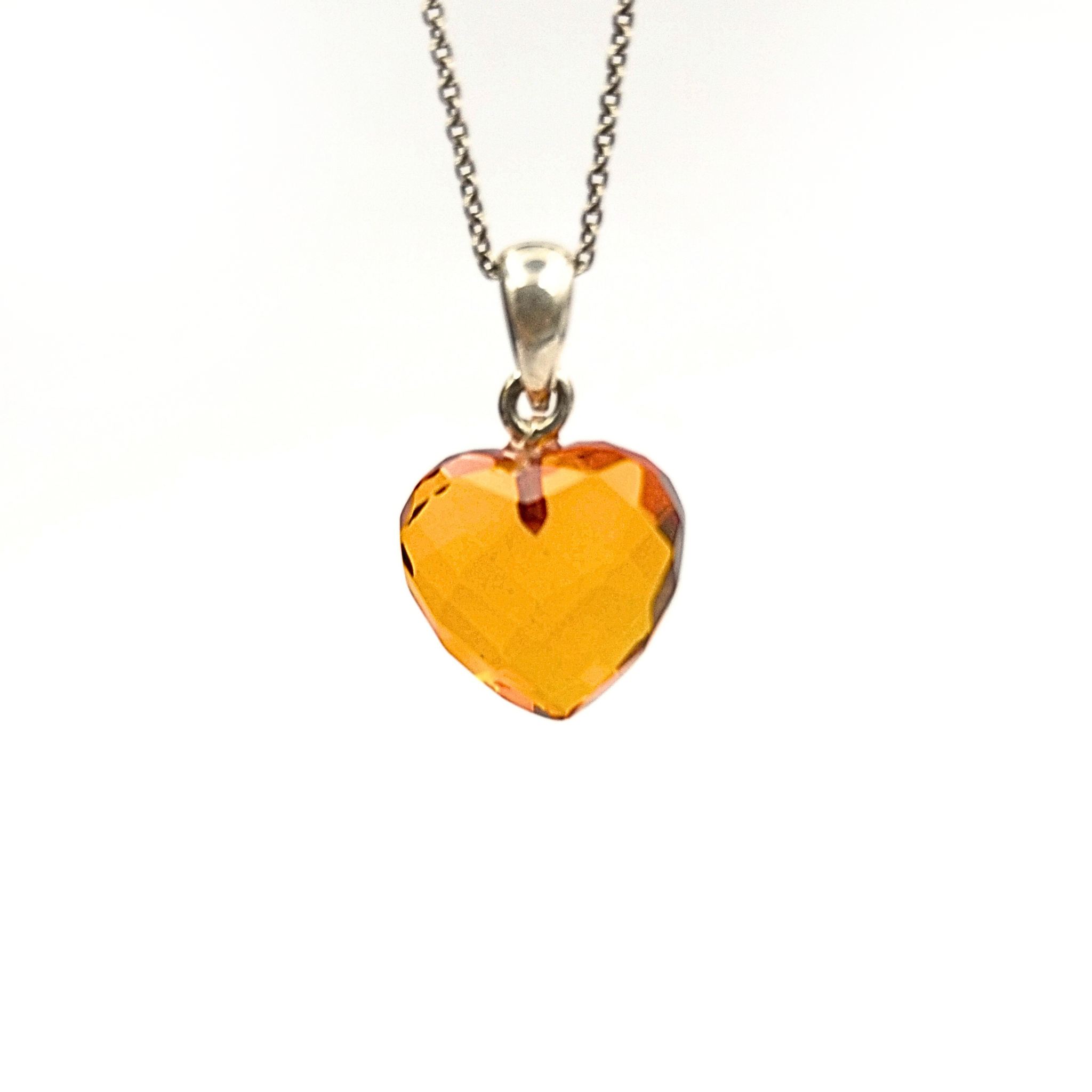 Gintarinis pakabukas "Širdelė" - Image 2