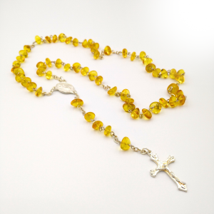 Katalikiškas rožinis medaus spalvos