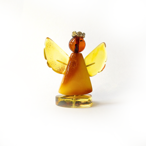 Gintarinė figūrėlė angeliukas