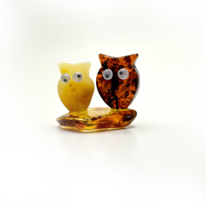 Gintarinė figūrėlė pelėdžiukų porelė